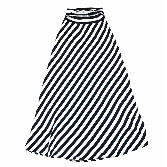 Maxi Skirt By Joe Benbasset